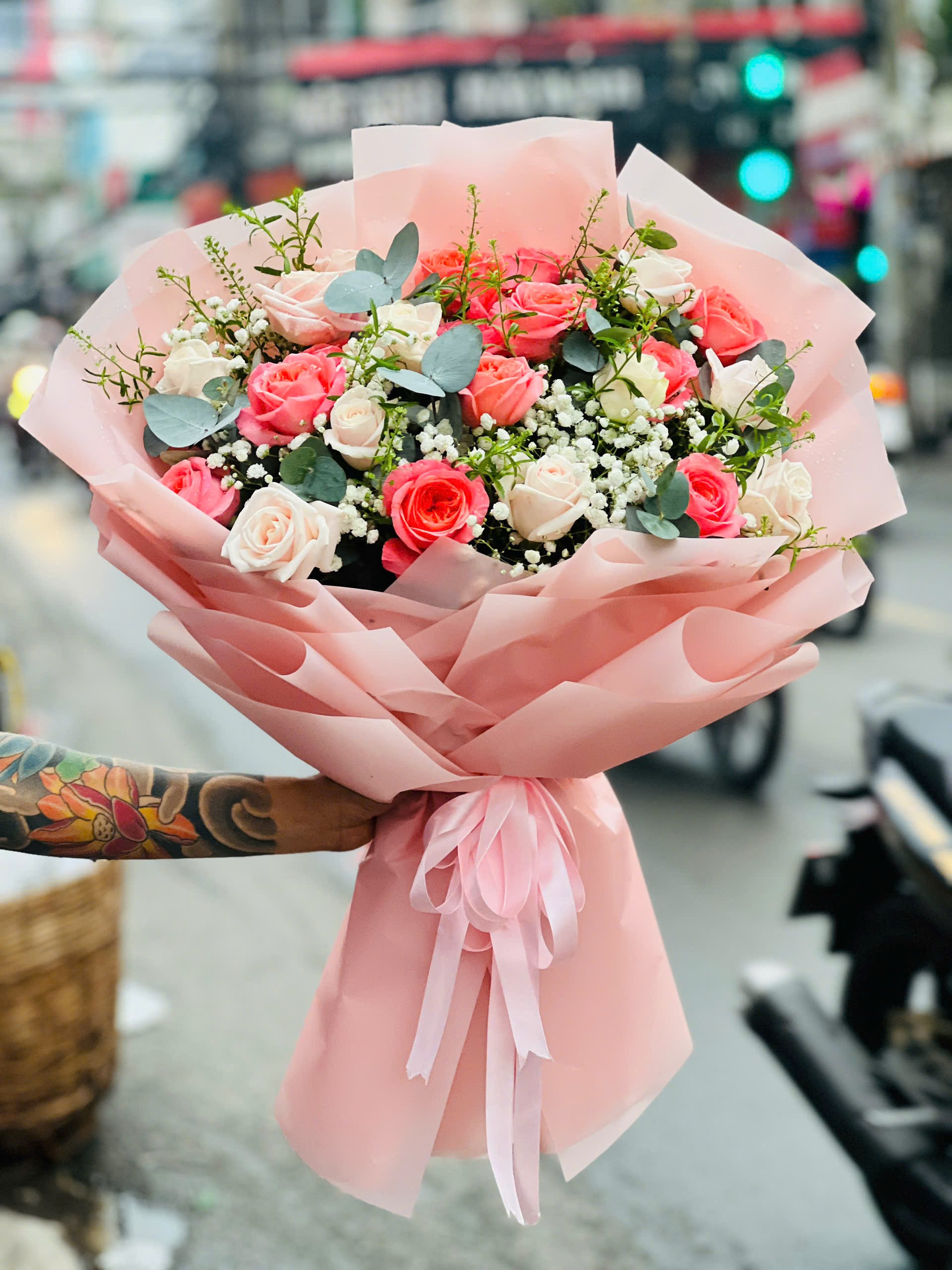 Bó Hoa hồng tone màu kem mix hồng luân đôn